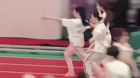 wahhh bahagia bgt liat mereka #hearts2hearts #ISAC2025 #H2H #fyp #carmen 