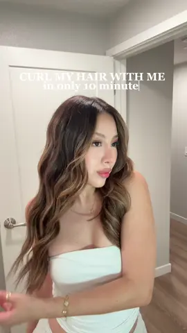 beachy wave curls in literally ten minutes!! + products listed because that is what will make them last 💫  @Hairitage by Mindy @TRESemmé @IGK Hair 🤍  #hair #hairtutorial #curlingiron #curls #peinados 