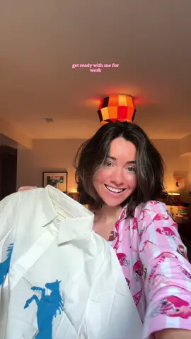 Wait I think someone calls out my name in the clip of the wave mural @Valentina Karnoubi shirt, @Printfresh pajamas, thrifted @Anthropologie pants, @Maanesten earrings, @madewell necklace, @ViBi Venezia flats, @Russell & Bromley leather tote, @Call Your Mother Deli 🥯 bagel #grwmforworkatanartmuseum #maximaliststyle #eclecticmaximalism 