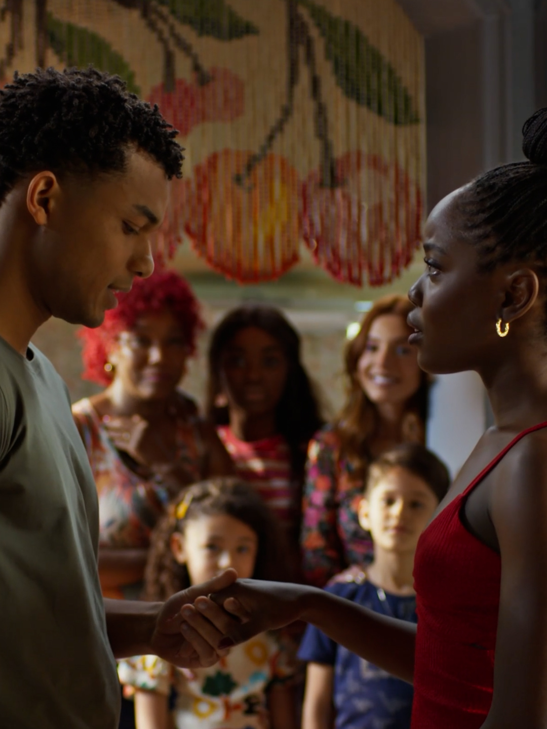 🔥 ALERTA DE ROMANCE 🔥 Samuel escreveu versos do coração, ajoelhou e pediu a Leo em namoro 💖 #DonaDeMim #Novelas #TVGlobo