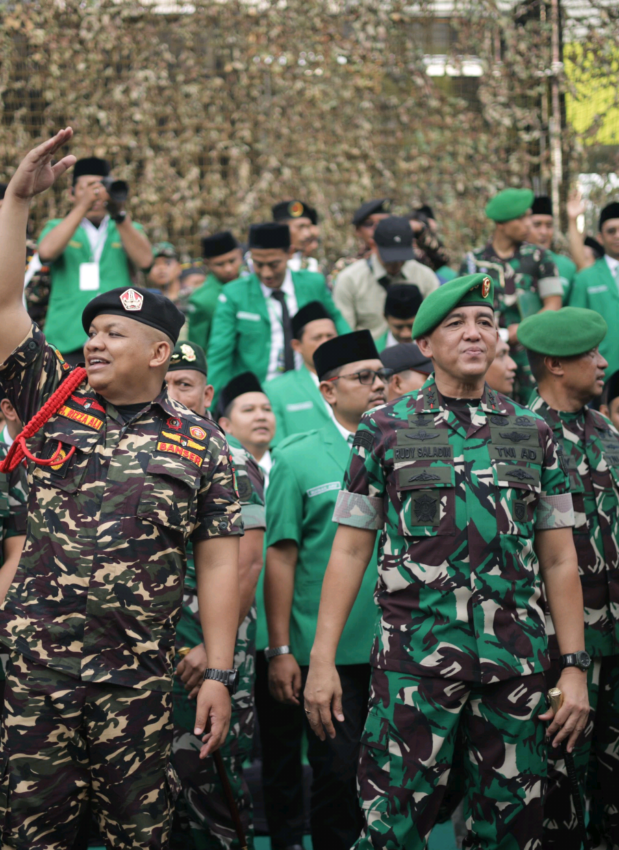 Yalalwaton Yalalwathan ya lal waton koor lagu yalalwathan pada gelar pasukan ansor jatim 13 april lalu. #yalalwaton #yalalwathon #TNI #kodamvbrawijaya #safril 