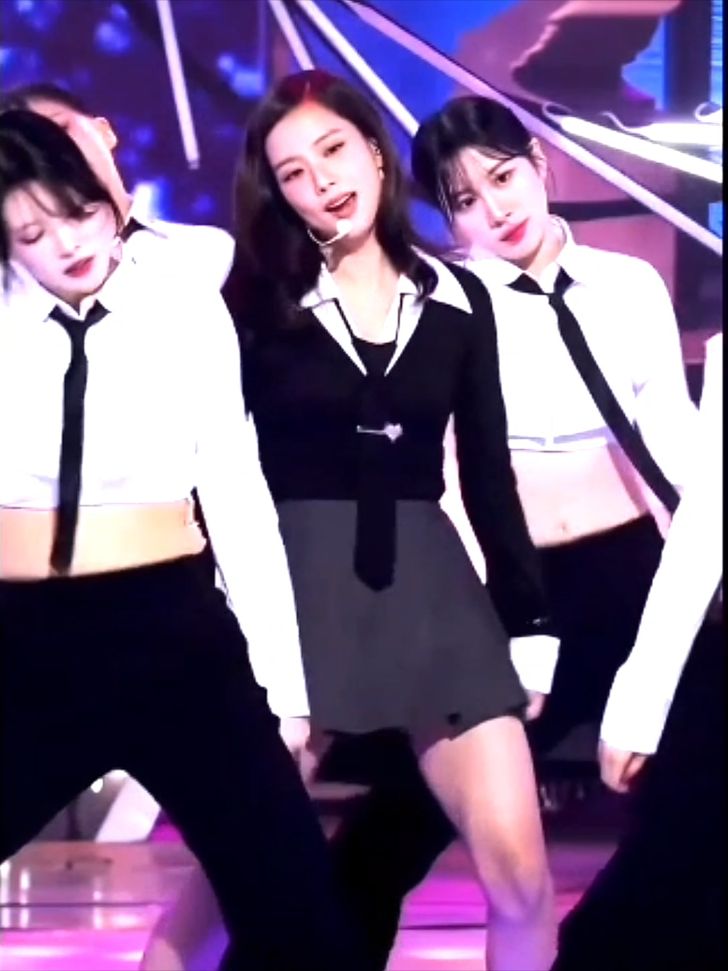 don't trust people who say she's not a good dancer!! //ib sooyaink #jisoo #kimjisoo #blackpink #Kpop #hips 
