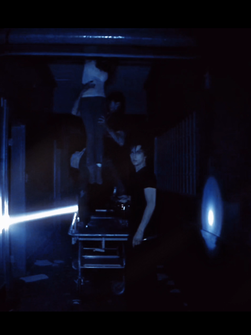 her reaching for help him just walking away 😭😭😭 he was serving face but definitely not winning any bf awards #richardharmon #alexwright #graveencounters2 