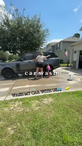 Dude my car doesn’t have a name yet!!! Leave names in the comments🤭🥳  #carwash #cleancar #rangerover #carwashing #momcar 