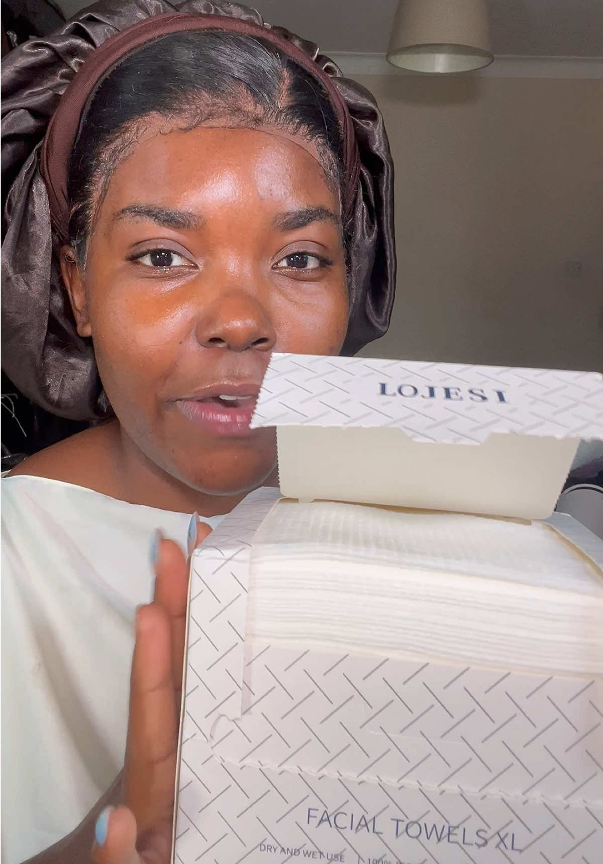 ✨ Disposable Facial Towels ✨ ✔️ Hygienic – no bacteria build-up like regular towels ✔️ Gentle – soft on sensitive skin ✔️ Convenient – use once & toss, perfect for travel ✔️ Multi-use – great for cleansing, makeup removal & facials Your skin deserves clean luxury every time  #disposabletowels #biodegradablewipes #biodegradablefacetowels #tiktokmademebuyit #tiktokshopfinds 