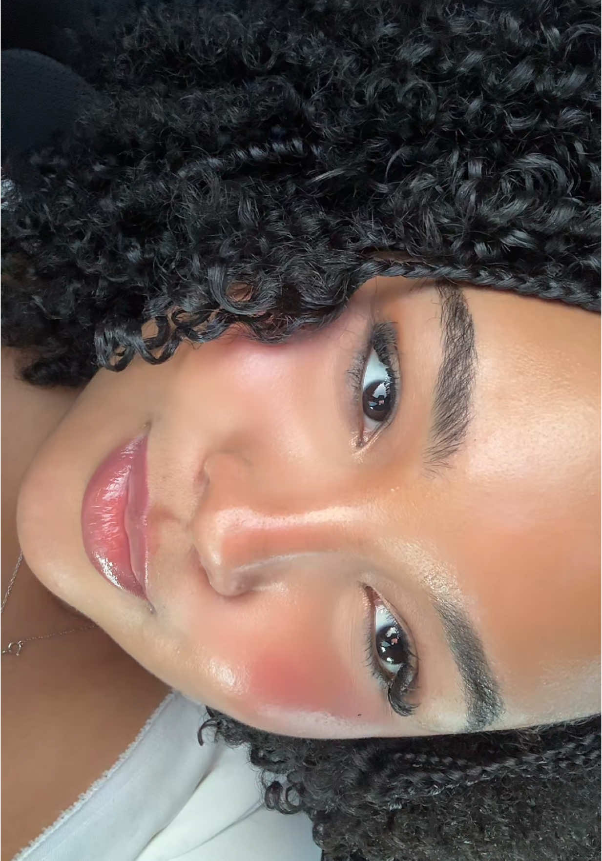 get into the beat 😌 #makeupgirl 