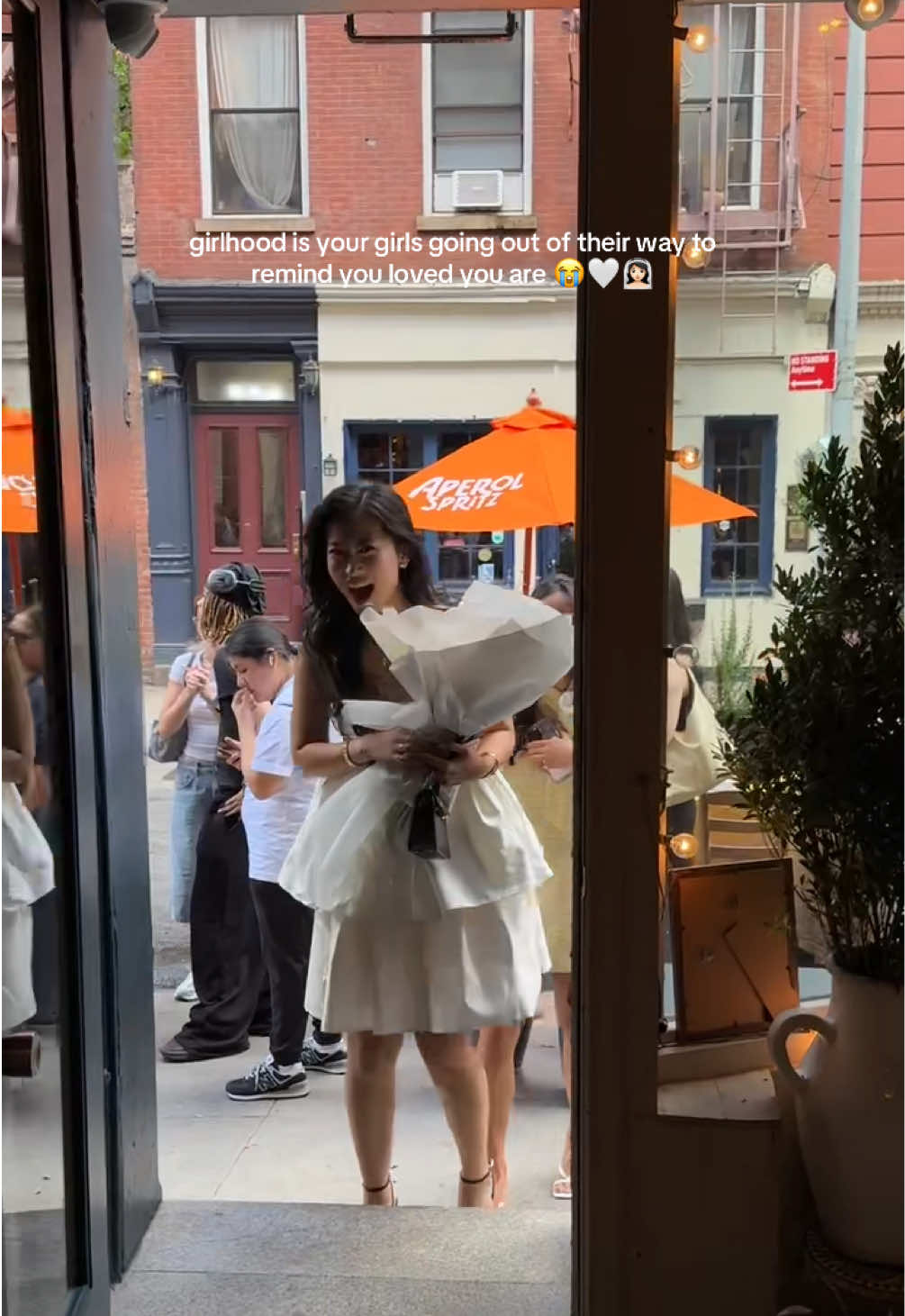 I love girlhood sm, the best surprise 🥹🤍👰🏻‍♀️🎀 #weddingtok #bridalshower #bridaltiktok 