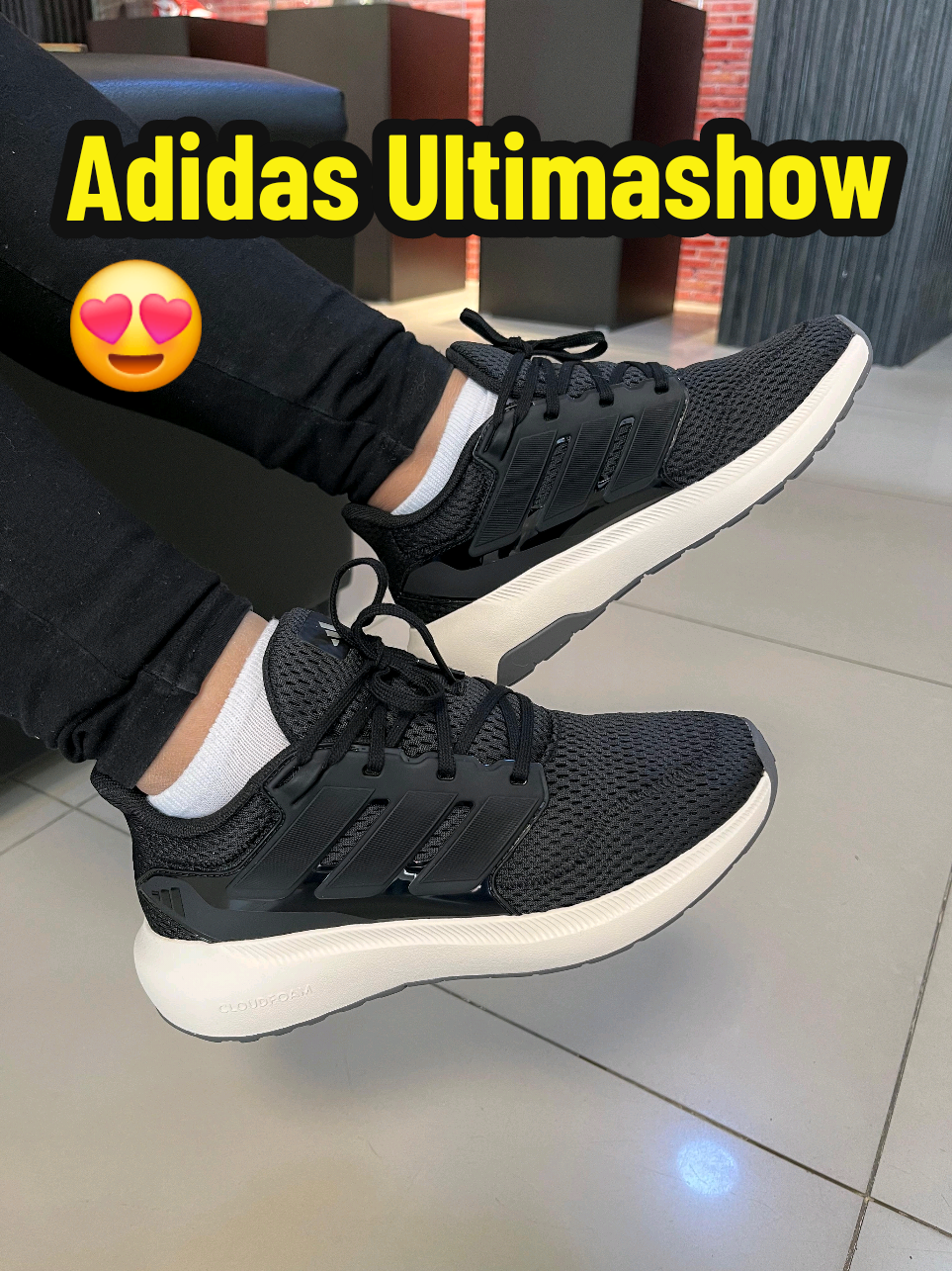 Adidas Ultimashow 😍  Producto 100% ORIGINAL 🔥  ✅️ Solicita el catálogo al 7.8.2.4.2.3.9.2  #adidas #zapatillasoriginales #Running #neykel #bolivia🇧🇴 