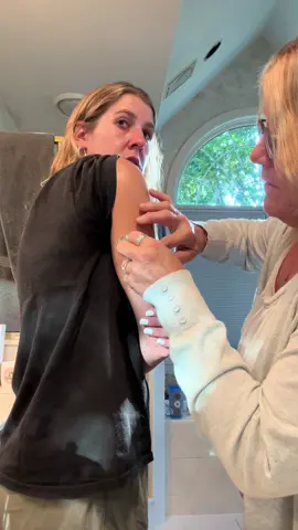 First Dexcom G7 site change in the books!! You can see how excited and proud I am for doing it myself. Small wins >> The love and care of my incredible mother through this is something I’m so freaking grateful for. It’s been less than two weeks but my moms already bought countless books, supplies, and accessories for me. Shes answered every call and every text when I’m not sure how to treat my blood sugar or need to cry. It’s only the beginning of my journey but I’m surrounded by such a great support system. To my village- I love you and it’s not lost on me how lucky I am to have you all 💕✨ #type1diabetes #t1d #t1dchick  #dexcomg7 #dexcom 