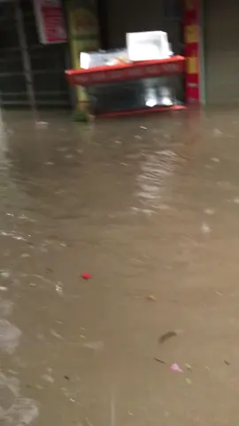 vịnh triều khúc ngay lúc này 7 h kém 15 hà nội còn thế này miền trung mọi người khổ thế nào 