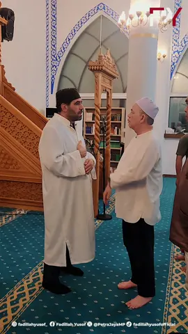 Busan | 26 Ogos 2025 | Selasa Alhamdulillah dikurniakan Allah SWT rezeki solat Subuh di Masjid Al Fatha, Busan, Korea Selatan pagi ini. Satu-satunya Masjid di Busan ini dibangunkan pada tahun 1980 dengan seni bina timur tengah. Masjid ini terletak di Namsan-dong, Geumjeong-gu, Busan.