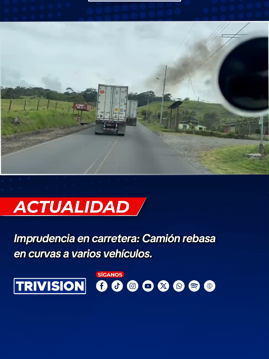 🔴#NoticiasTrivision | Un conductor de camión realizó una peligrosa maniobra en la Ruta 10, en el sector de Turrialba, al adelantar en curvas a varios camiones que circulaban por su vía.