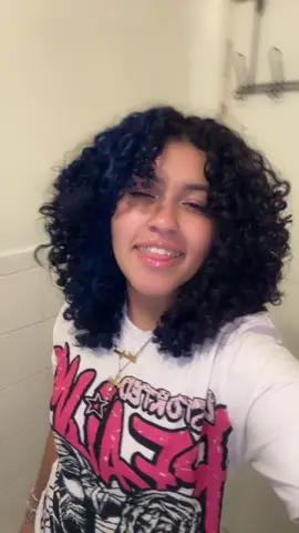 Yuhh #nyc #curlyhair #bluehair #purplehair #blueandpurplehair #patch #skunkstripe🦨 #dyedcurlyhair 