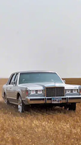 Oh no😂 #foryoupage #ford #landyacht #lincoln #carsoftiktok 