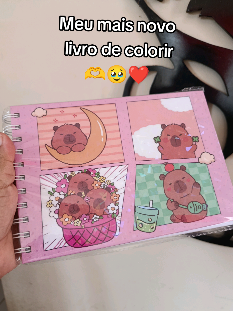 Meu mais novo livro de colorir. Presente da minha irmã @brenninha :)  ❤️🫶🥰 #bobbiegoods #capivara #bobbiegoodscoloringbook  #fyppppppppppppppppppppppp #presents 