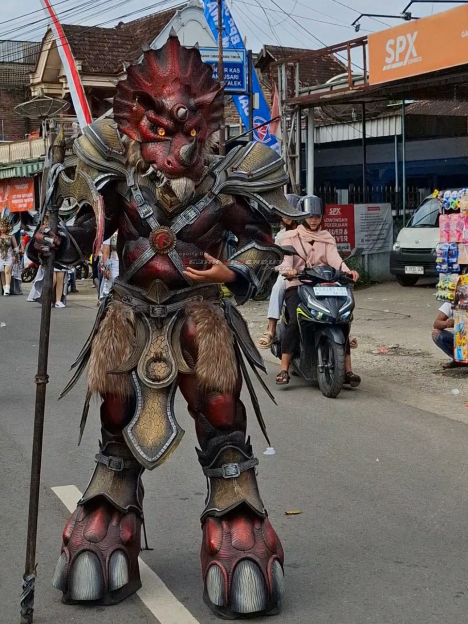 maskot sengkuni dari widoro Tiktok : Jejak Si Gendut Official Youtube : Jejak Si Gendut Official Fb : Viki Irvan Yulistiawan  Jangan lupa di POSTING ULANG  ya kak biar FYP dan kalian biasa terkenal heheheh.. Terima kasih.. #karnavalsound #karnavaltrenggalek #maskotkarnaval #karnavalsound #karnavalsoundsystem 