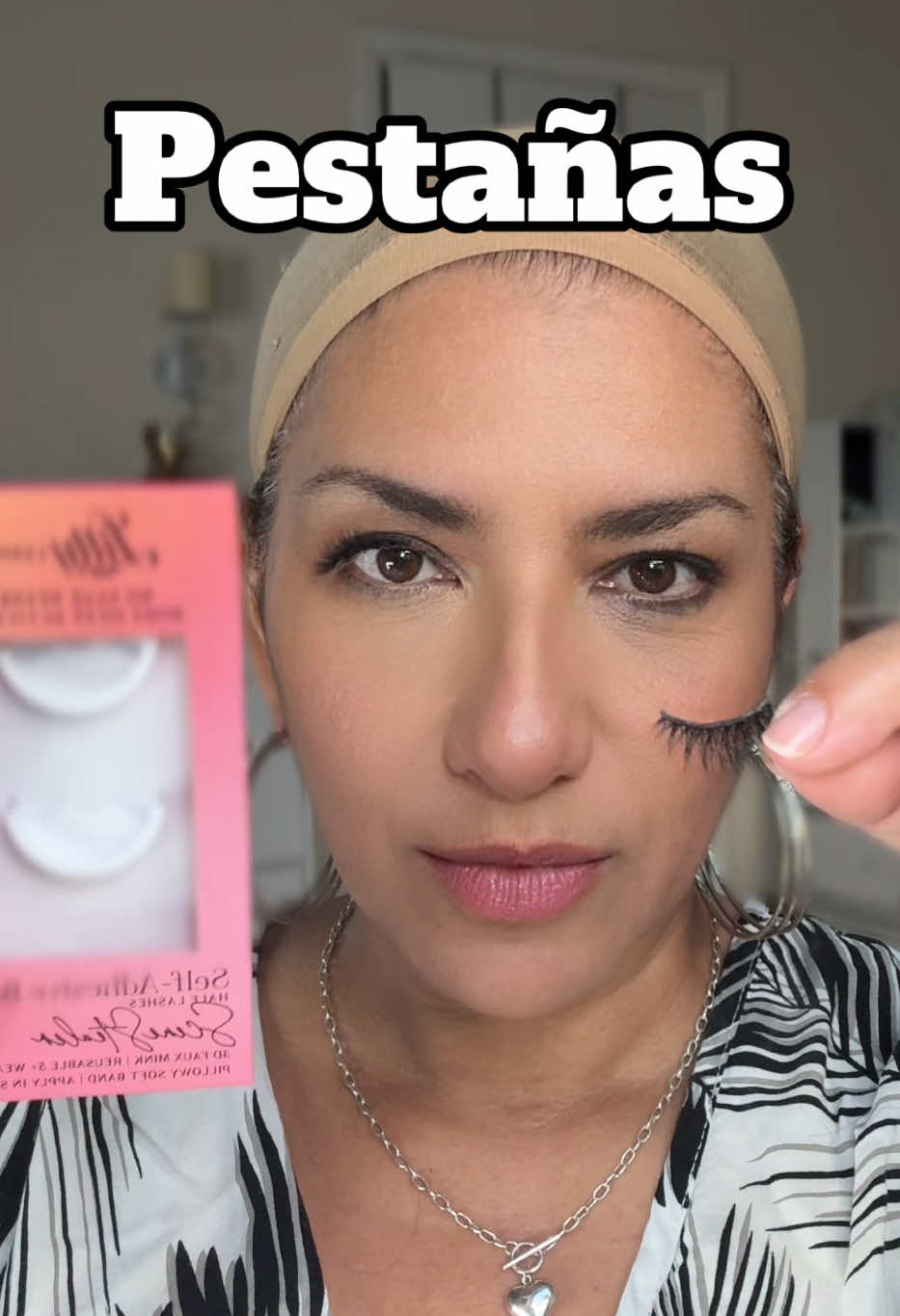 Real Eyelashes, No glue needed, body heat activated. Self adhesive band. 3D faux mink. #lashesoftiktok #lashesfordays #eyelashesglue #makeuptransformation 