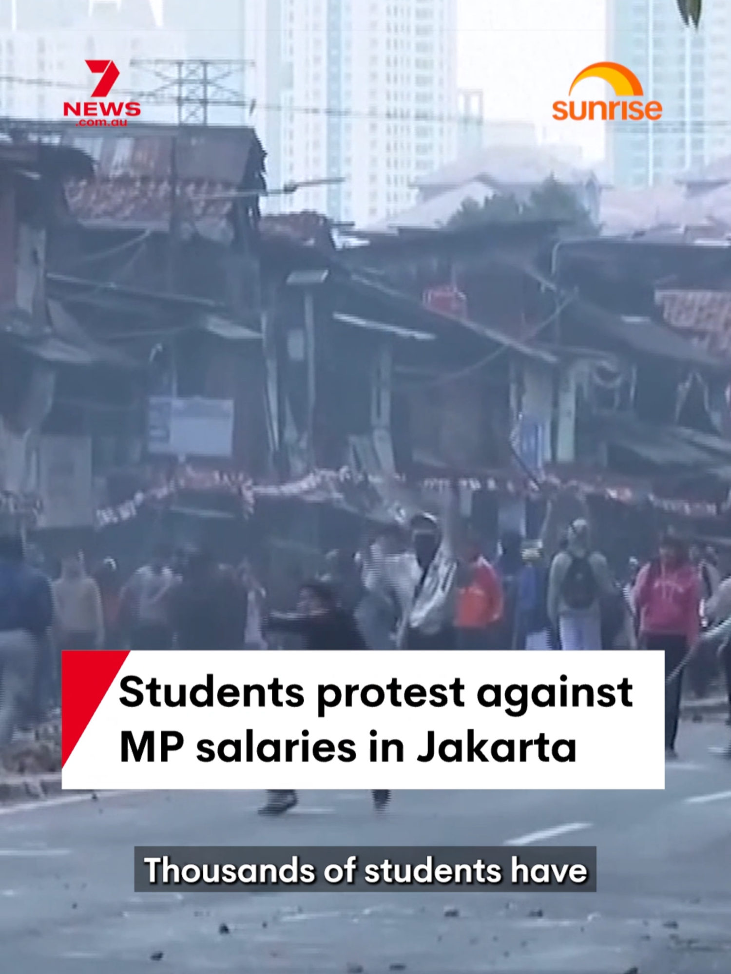 Police have used water and tear gas to push back thousands of students who tried to break into Indonesia's parliament building to protest against what they call excessive pay and perks for MPs. #protest #Jakarta #Indonesia #worldnews