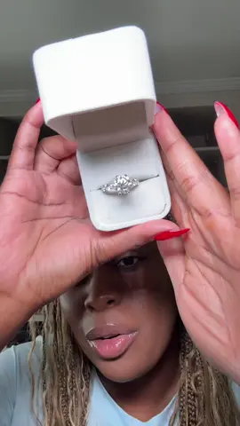 @FINDURINGS  #engagementring #weddingring #tiktokshopcreatorpicks #ringinspo #weddingrings 