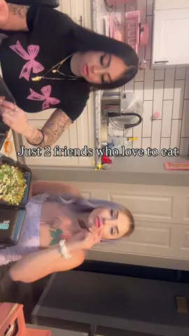 Tag your big back bestie 🤭 I love when me and @jays.cocina link up cause not only can she EAT LIKE ME but damn does this girl get DOWN IN THE KITCHEN too 🥵🥵make sure to check out her page for them bomb hot Cheeto Birria balls 🔥🔥 If you’re looking for some bomb carne asada fries and tacos in Laveen Az , make sure to check out @Barrio Taco Shop for that authentic Mexican flavor & loaded up fries 🤤🤤 #explore #phoenixaz #azfoodie #issajoke #explorepage #phoenixarizona 