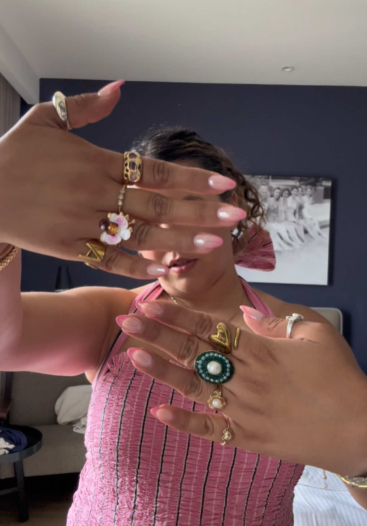Might be my best & most chaotic accessorizing vlog yet! 🌸 #outfitinspo #accessories #personalstyle #latina #maximalism 