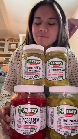 Jersey Pickles ✅ Just as good as I thought they would be! #pickletok #jerseypickles #pickledgreentomatoes #peppadew 