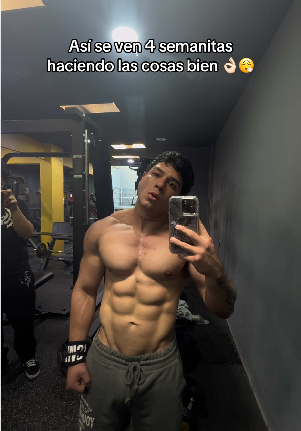 Así se ven 4 semanas dandolo todo en el gym, cardio y dieta 😮‍💨 coach: @Jorge Carrillo  . Ig: heracles_workout #heracles #Fitness #gym #streamer #culturismo 