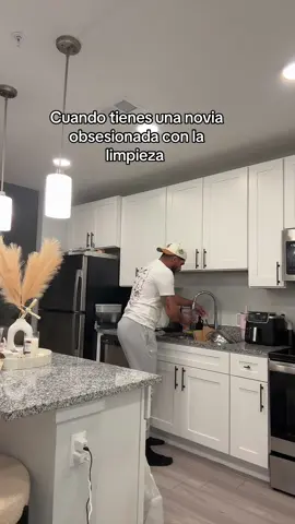 No puedo ni hacerme mi batido tranquilo @natasha tortolero 