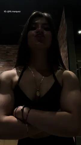 Growing 😇 #Fitness #girlswholift #GymTok #fitlatina #upperbody 