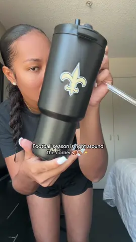 Just in time for football szn!! #simplemodern #tumbler #simplemoderntumblers #tiktokshopbacktoschool #tumblersoftiktok 
