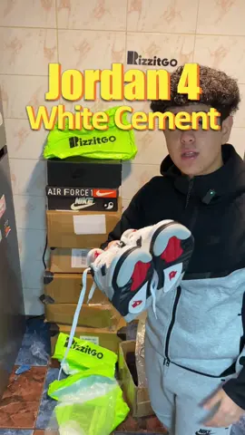 Jordan 4 white cement por tan solo 37 lucas traidas desde Rizzitgo👀 Pideme el link en los comentarios🗣️. #jordan4 #whitecement #rizzitgo #zapatillaschile #fyp