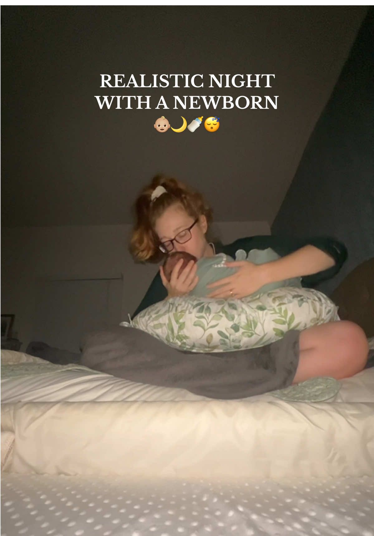 realistic night with our two week old newborn 👶🏼😴 so far no night anxiety for me 🙌🏻 #newbornnights #newbornlife #newbornbaby #newbornmom #secondtimemom 