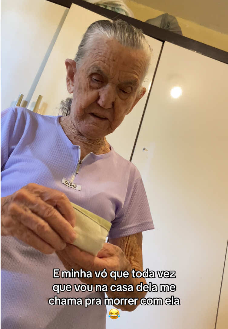 Pena que o celular descarregou e não deu pra gravar mais kkkkkkk  #vó  #fy  #tiktok  #tiktokviral 