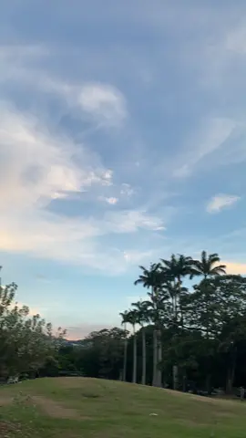🙃👉✌️En algún lugar de este mundo 🌎 😉😊 #flypシ  #conexión_naturaleza🌱💚  #tiktokviral  #sonrie😃nada🏊🏻‍♀️te☕️cuesta💰  #ecuatorianosporelmundo🇪🇨🇨🇴🇻🇪🇦🇷🇦🇴🇦🇫🇨🇦🇺🇸🌏💫 