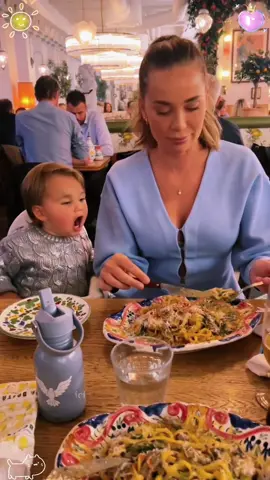 Baby wants to eat #tiktok ##baby #funny #cute #foryou #hahaha 