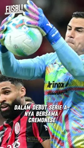 Audero Luar Biasa! Milan Dibikin Tak Berdaya di Kandang Sendiri! Cremonese membuat kejutan besar di pekan pembuka Serie A dengan menaklukkan AC Milan 2-1 di San Siro. Emil Audero tampil jadi pahlawan utama dalam kemenangan bersejarah ini. Sepanjang 90 menit, Milan mendominasi jalannya laga dengan 68% penguasaan bola dan total 18 tembakan—6 di antaranya tepat sasaran. Namun, Emil Audero tampil gemilang dengan 4 penyelamatan krusial, termasuk menggagalkan peluang emas dari Luka Modric dan Santiago Gimenez. Cremonese justru lebih efektif. Federico Baschirotto membuka skor lewat sundulan tajam, Milan sempat menyamakan kedudukan lewat Strahinja Pavlovic, tapi momen puncaknya datang di menit ke-61 saat Federico Bonazzoli melesakkan gol voli spektakuler. Hasil ini bukan hanya memberi tiga poin perdana Cremonese, tapi juga menorehkan sejarah: kemenangan pertama mereka di San Siro melawan AC Milan.