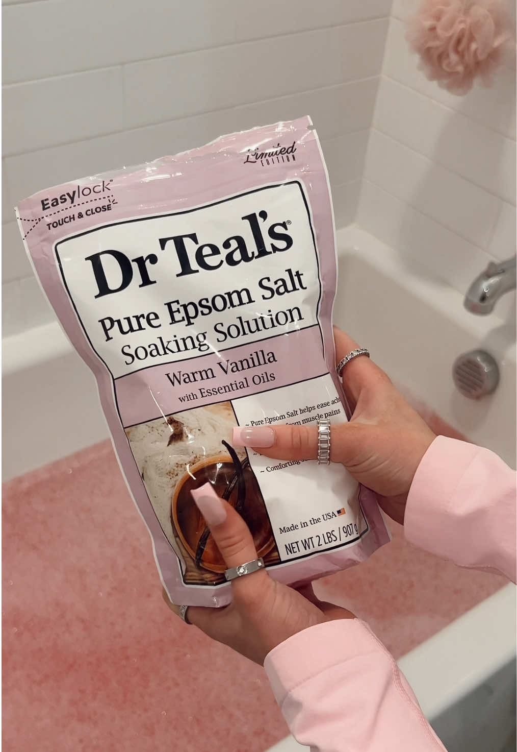 Girl therapy 🧖🏻‍♀️🫧 @ELEMIS @DrTeals @LUSH @Saturday Skin @THE OUAI @Kopari Beauty  #SelfCare #asmrselfcare #selfcareroutine #bodycare #hygiene 