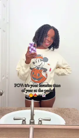 Hey, it’s Halloween! 🎃🍁👻🕷️ #disneyparks #disneystyle #disneycostume #disneycaliforniaadventure #oogieboogiebash 