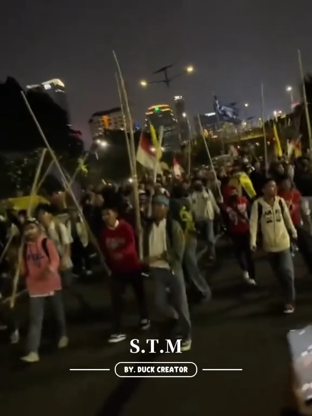 Garda terdepan yg kemarin mana nih... #demodpr  #demo25agustus  #stmpemberani 