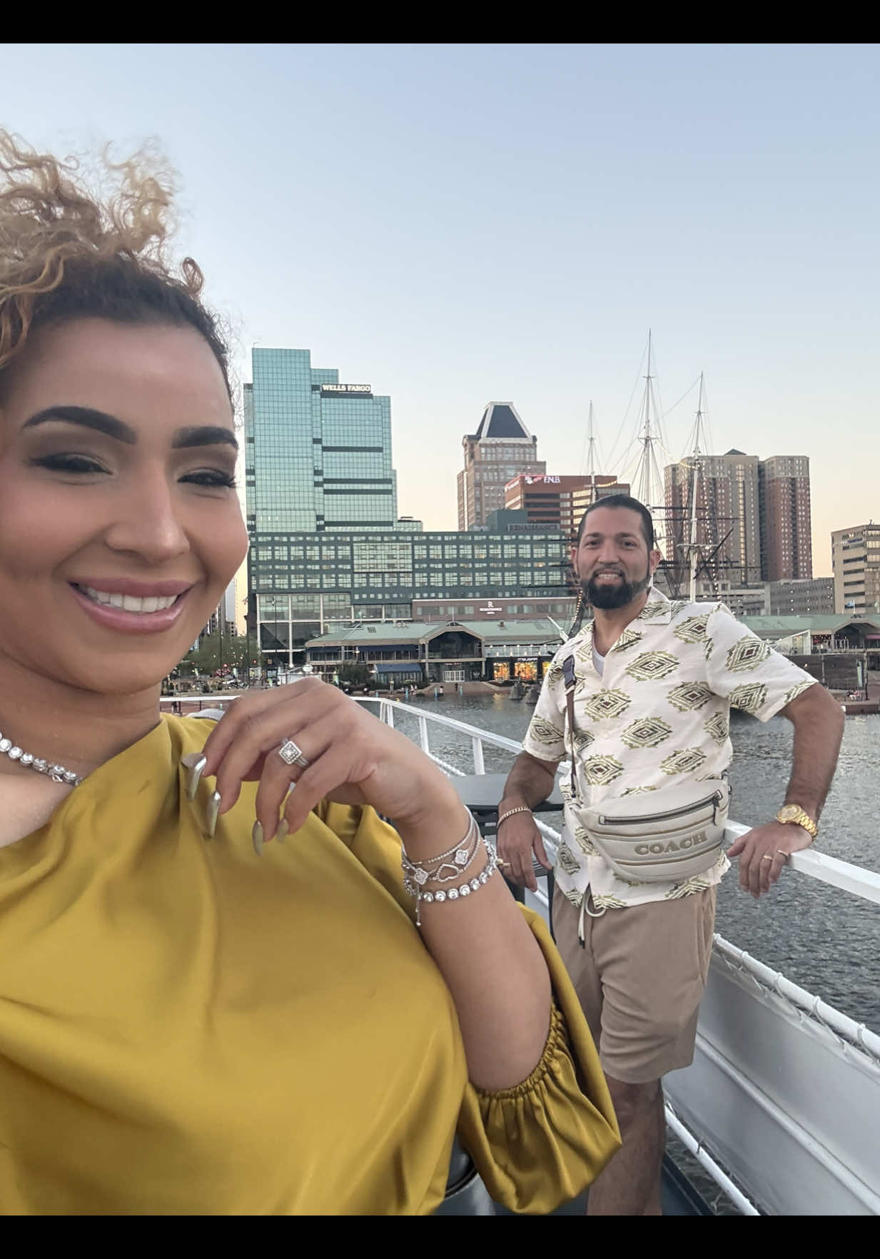 Haciendo turismo interno! Paseamos en bote, comimos lo que quisimos y disfrutamos de nuestra compañía 😍❤️ #turismo #turismointerno #innerharbor #baltimore #birthdayweekend 