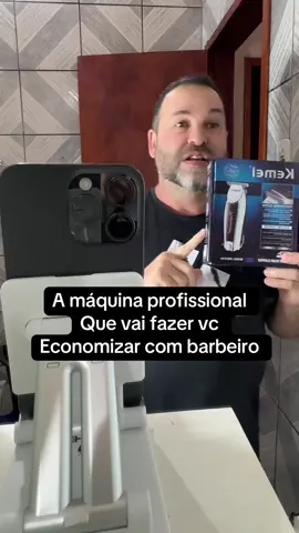 💈 Máquina de cortar cabelo e fazer barba com acabamento de precisão. Ideal para barbear, cortar, aparar e modelar o cabelo e a barba em casa. Prática, recarregável e perfeita para manter seu visual sempre alinhado. #MaquinaDeCortarCabelo #MaquinaDeBarbear #AcabamentoDePrecisao #CabeloEBARBA #BarbaAlinhada