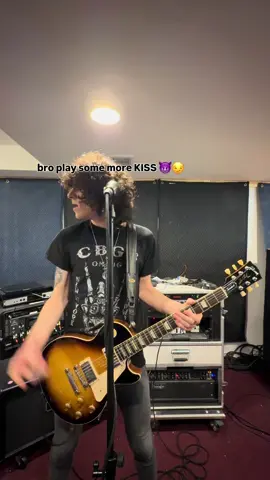 Bro wanted to play some more @KISS 😈😏 #kissband #kiss #kissarmy #genesimmons #paulstanley 