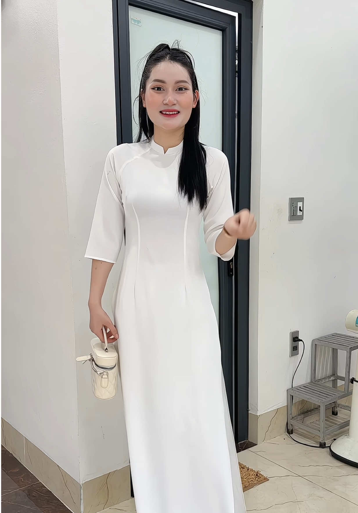 Áo dài trắng lụa truyền thống #aodaivietnam #aodaitranghocsinh #aodaitruyenthong 