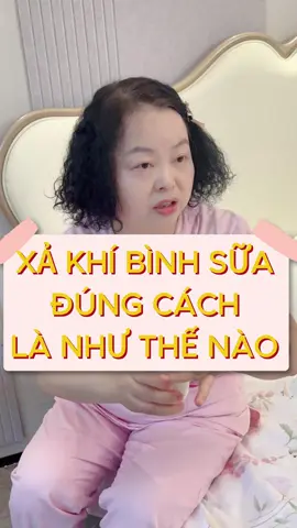 Nhiều mẹ vẫn hay dùng tay nhấn núm ti để xả khí bình sữa ❌ Cách đó vừa mất vệ sinh vừa không hiệu quả. Đây mới là cách đúng ✅#MẹoNuôiCon #MẹBỉmSữa #XảKhíBìnhSữa #CáchNuôiCon #mẹohaychomẹ 