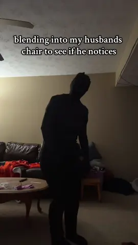 he would let a burglar in 🥴              #chrisandsammy #husbandwifecomedy #husbandreacts #couplehumor #couplecomedy 