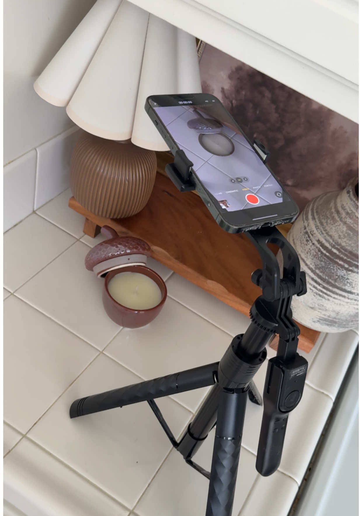 The perfect tripod for creating content !  #infojifa #selfiestick #tripod #creatingcontent #contentcreator 