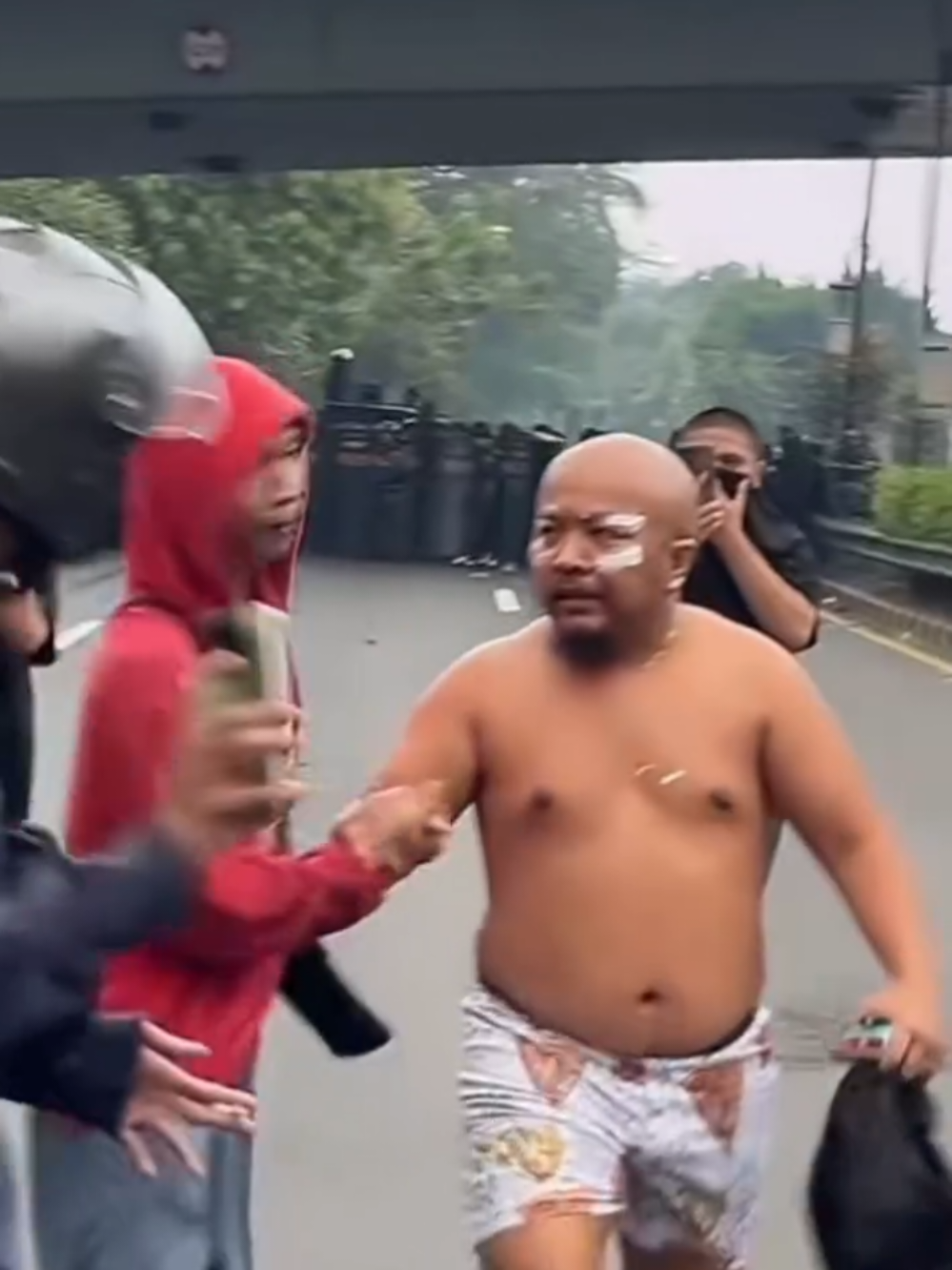 Ketua Naga Hitam turun gunung 🤩 10 kompi ng akan mundur kecuali 1 bellerick 😂  #pascolmania #pascolngamuk🤣🤣🤣 #DPR #Demo 