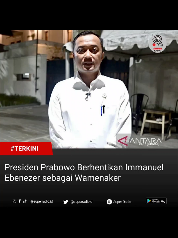Presiden Prabowo Subianto resmi memberhentikan Immanuel Ebenezer Gerungan sebagai Wakil Menteri Ketenagakerjaan (Wamenaker) setelah Komisi Pemberantasan Korupsi (KPK) menetapkan yang bersangkutan sebagai tersangka kasus dugaan pemerasan terkait pengurusan sertifikat keselamatan dan kesehatan kerja (K3). Menteri Sekretaris Negara (Mensesneg) Prasetyo Hadi, yang juga Juru Bicara Presiden RI, menjelaskan Presiden Prabowo telah menandatangani surat keputusan untuk memberhentikan Noel, sapaan populer Immanuel Ebenezer. Simak informasi selengkapnya di website superradio.id #kpk #wamenketenagakerjaan #immanuelebenezer #korupsi #superradio 
