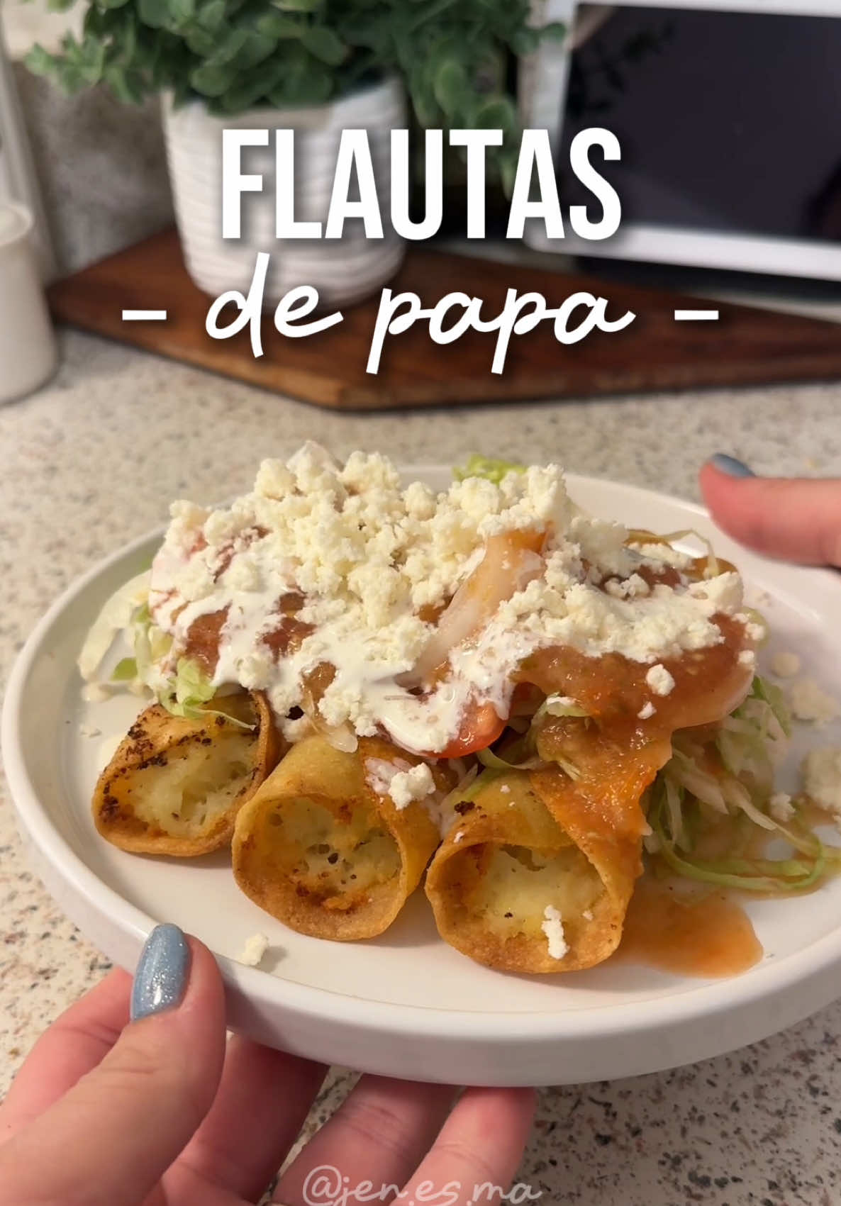 Flautas de papa 🤤 utilizando productos de @Los Altos Foods ❤️ #comidamexicana #recetas #recetasfaciles #ideasparacenar #Foodie 