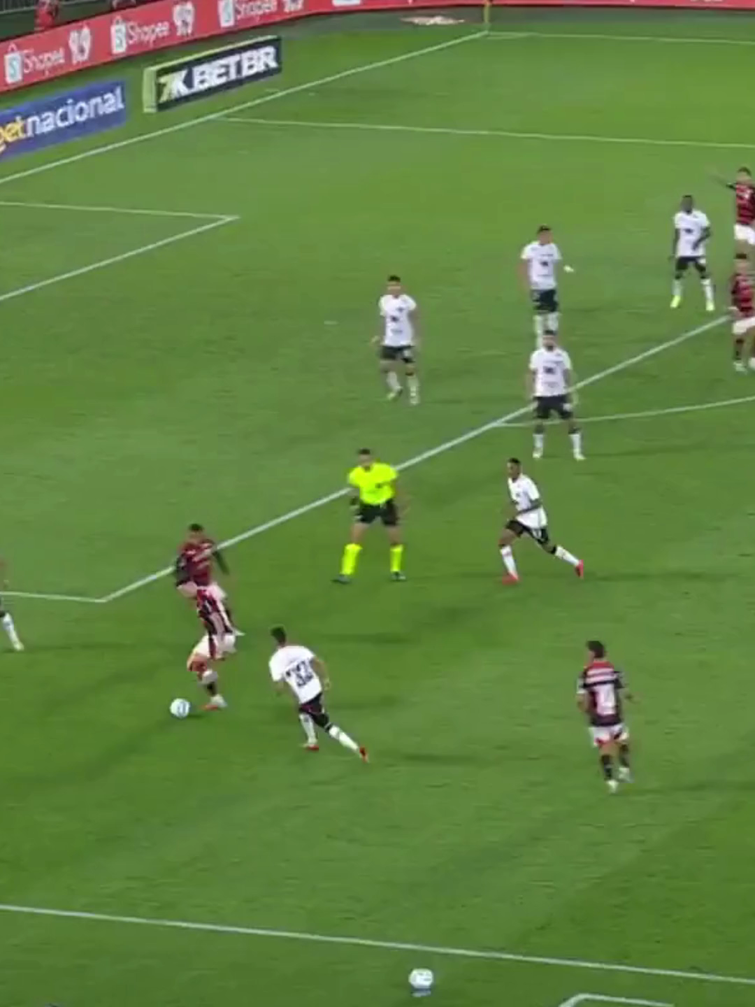 GOL DE LUIZ ARAUJO DO FLAMENGO CONTRA O VITORIA #flamengo #vitoria #luizaraujo #futebol #brasileirao